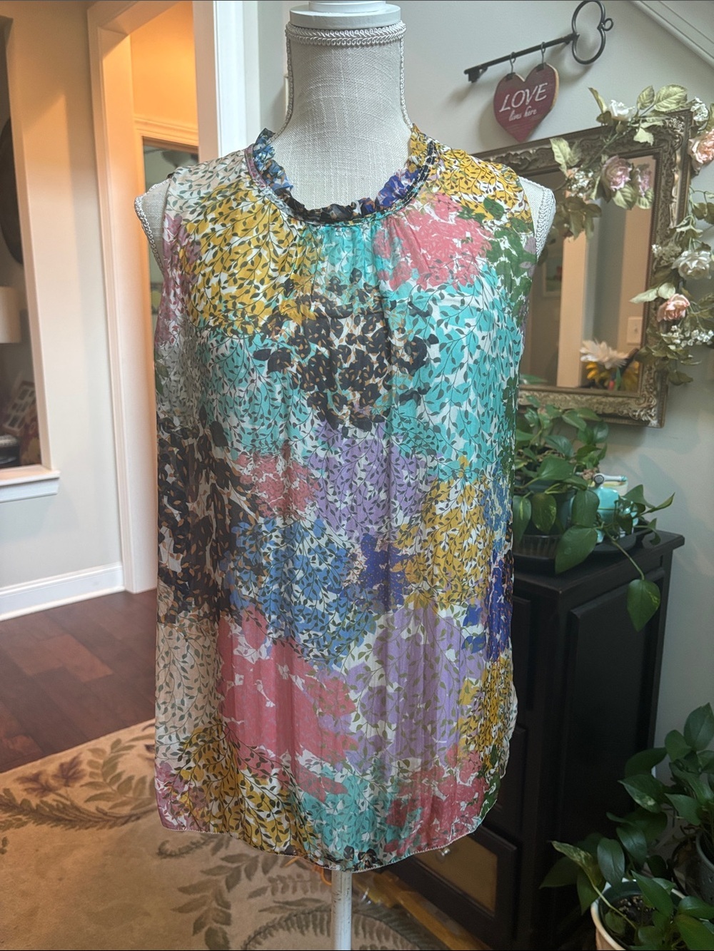 Moda Seta Italy sleeveless blouse colorful abstract floral top made in Italy M